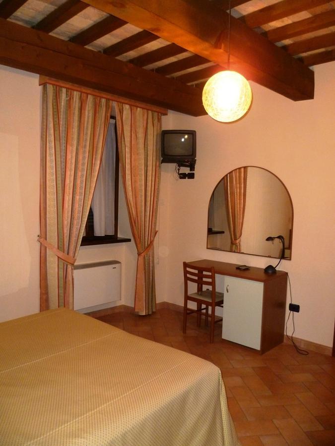 Hotel Santa Chiara SantʼAngelo in Vado Dış mekan fotoğraf